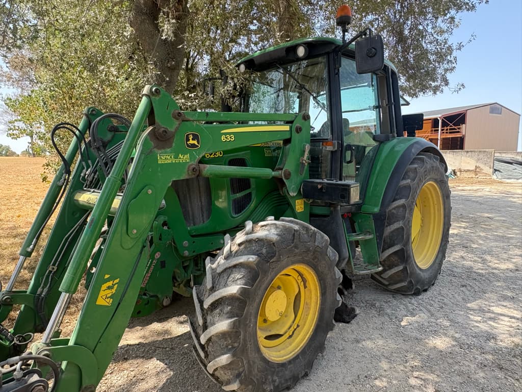 Tracteur chargeur JOHN DEERE 6230 STD - photo principale
