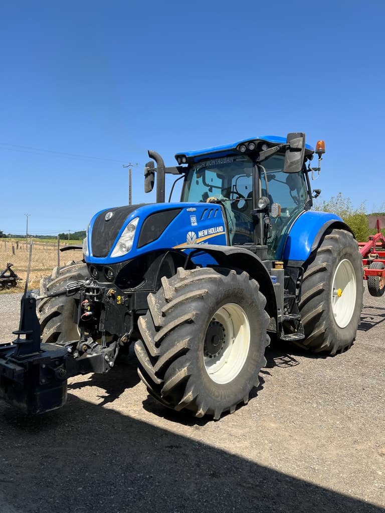 Tracteur NEW HOLLAND T7.245 - photo principale