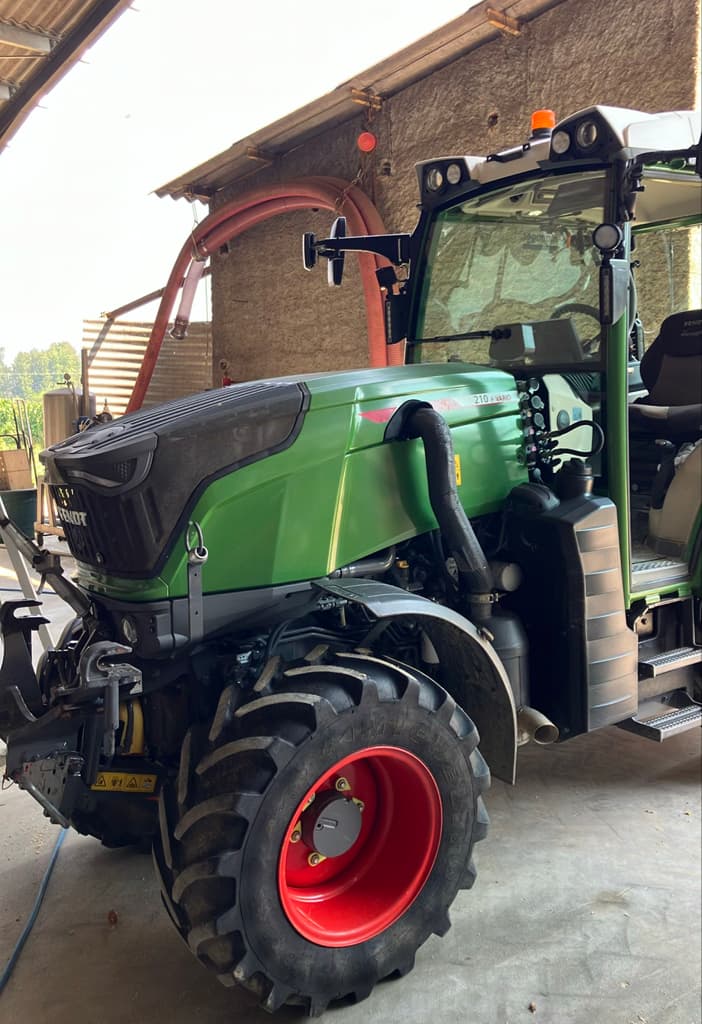 Tracteur FENDT 210 VARIO - photo principale