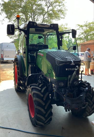 Tracteur FENDT 210 VARIO - photo 2