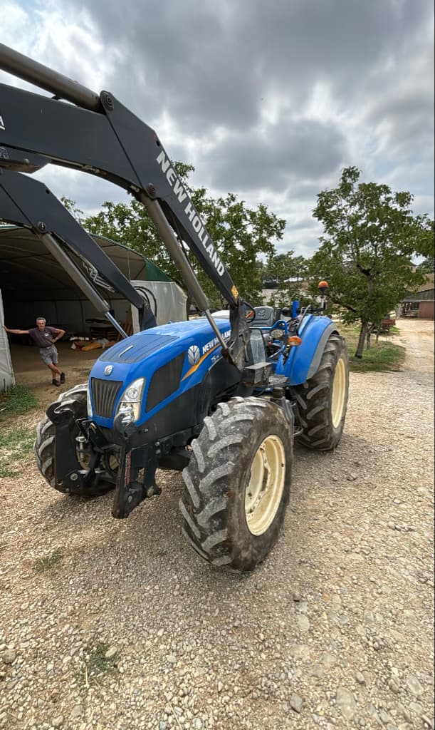 Tracteur chargeur NEW HOLLAND T5.95 dual Cmd arceau - photo principale
