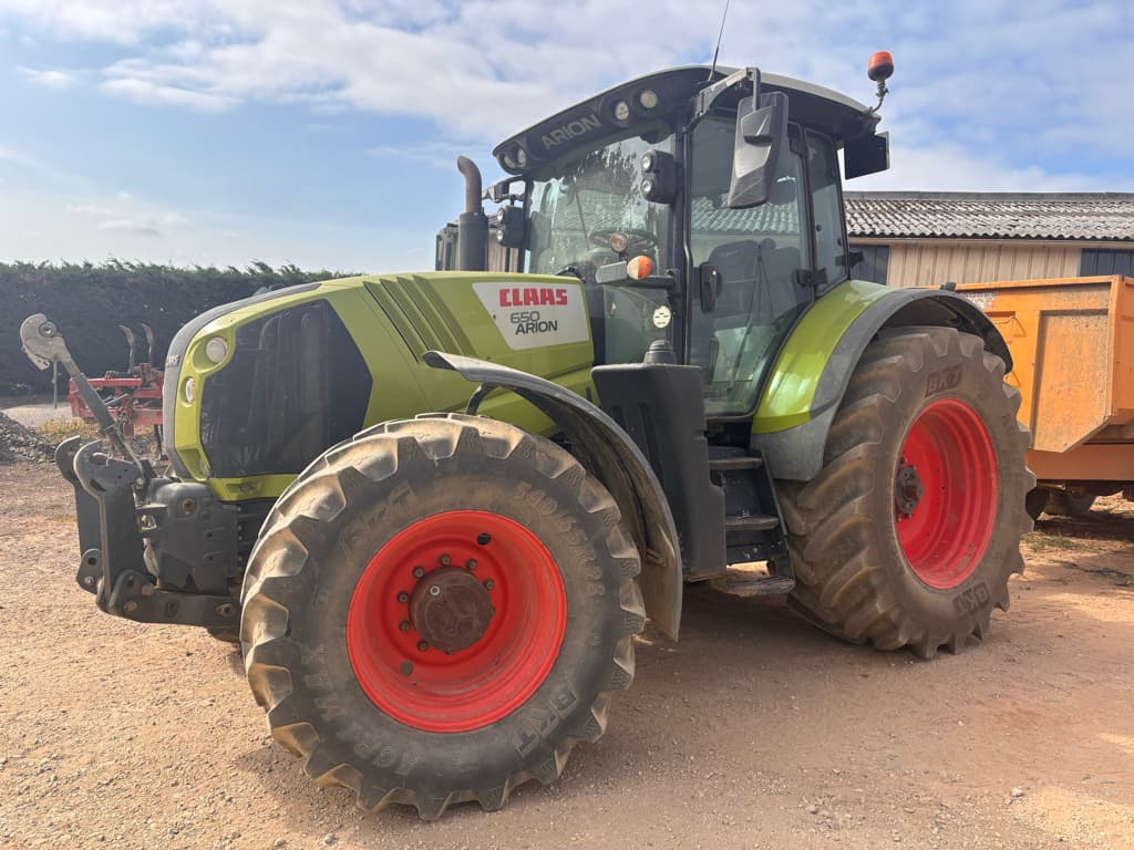 Tracteur CLAAS ARION 650 - photo principale