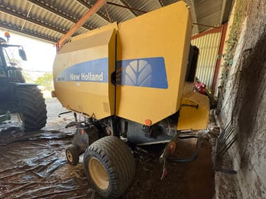 Presse balles rondes NEW HOLLAND BR740A - photo 4