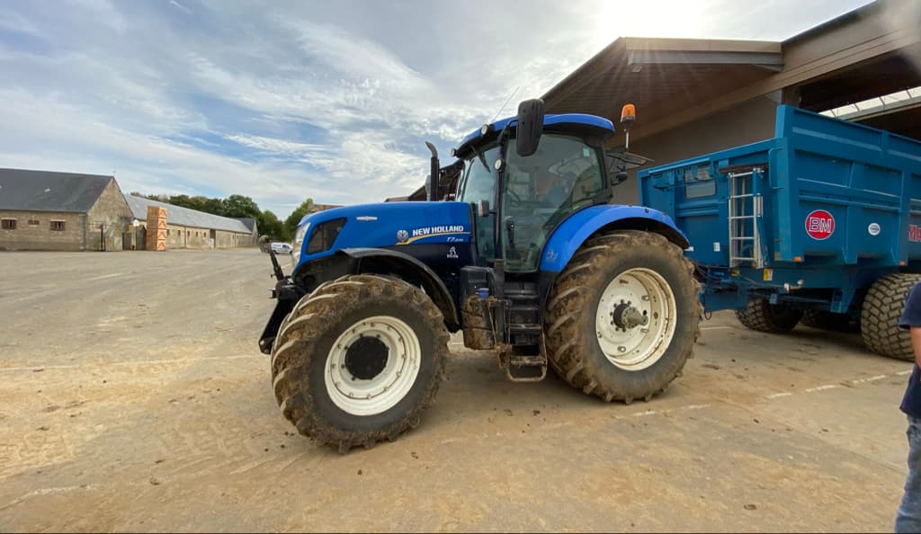 Tracteur NEW HOLLAND T7.245 - photo principale