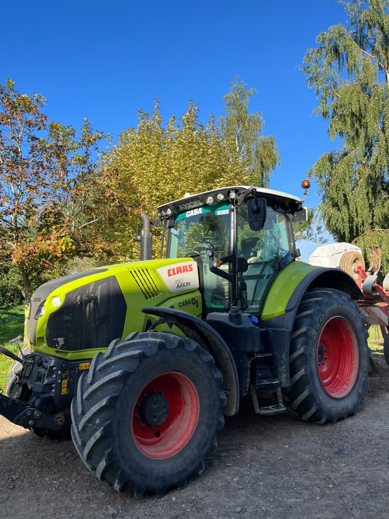 Tracteur CLAAS AXION 810 - photo principale