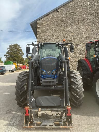 Tracteur chargeur VALTRA n114 H5 - photo 2