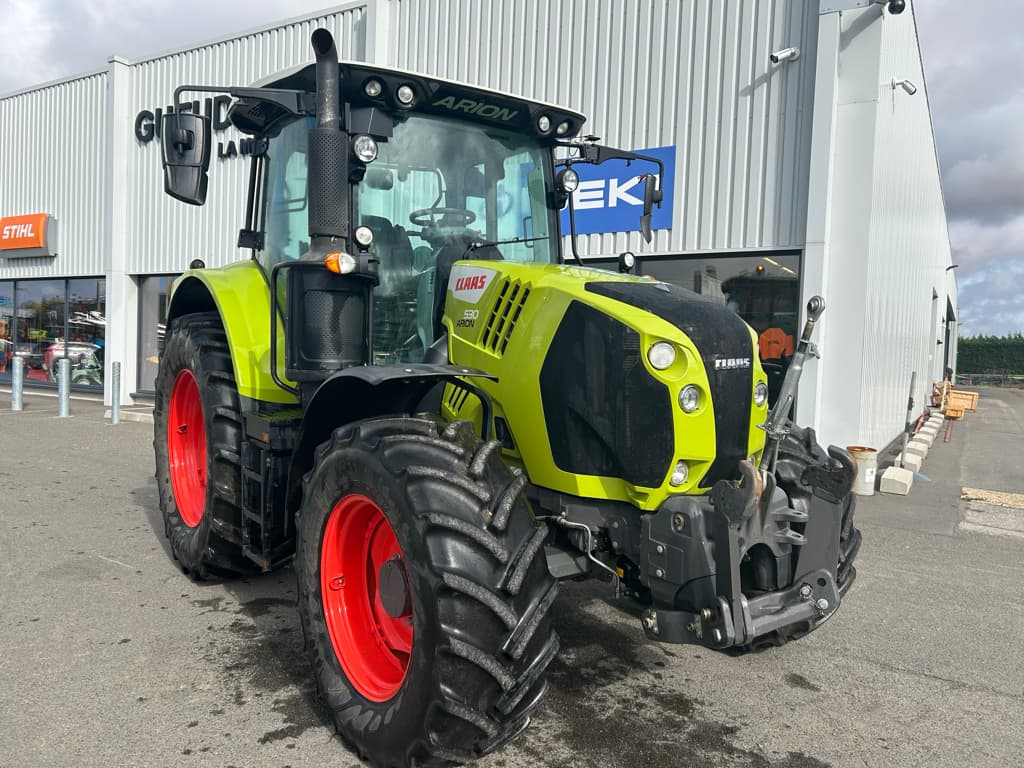 Tracteur CLAAS ARION 530 - photo principale