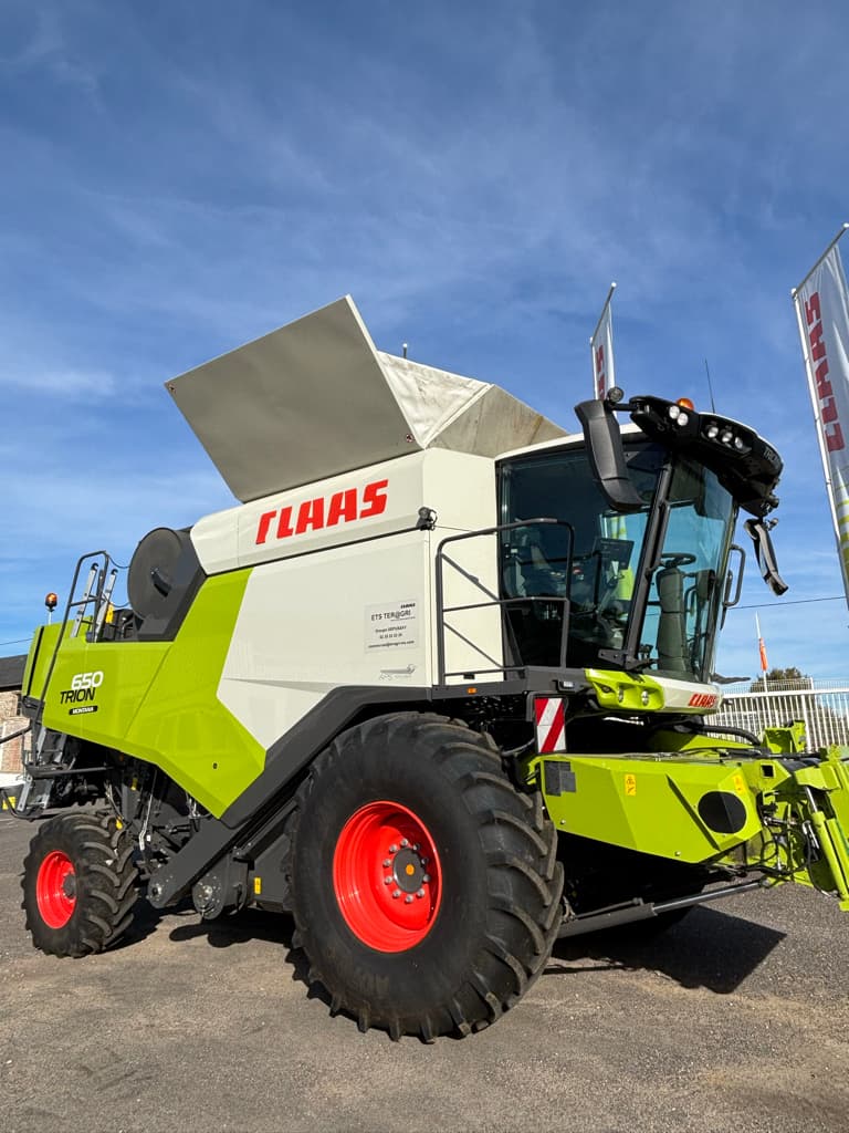 Moissonneuse CLAAS Trion 650 - photo principale
