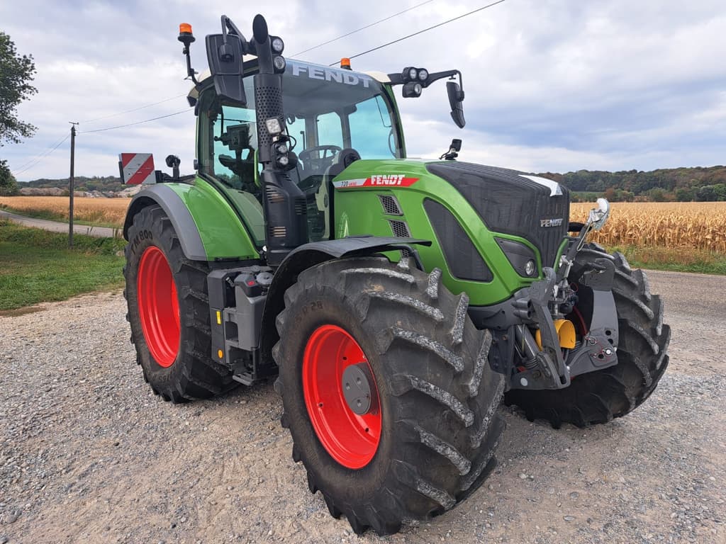 Tracteur FENDT 720 VARIO POWER + - photo principale