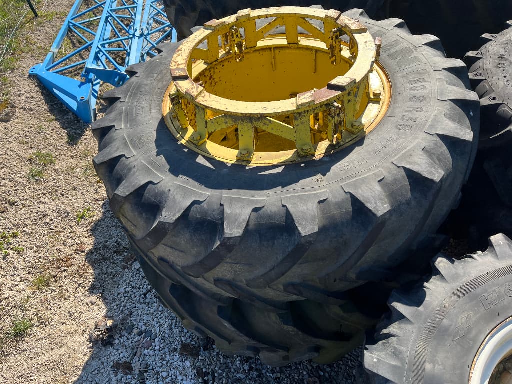 Divers Somac Michelin 20.8R38 - photo principale