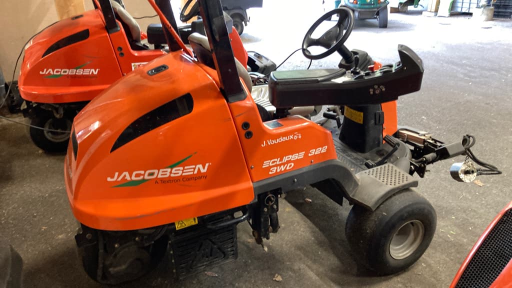 Tondeuse autoportee JACOBSEN Éclipse 322 3WD - photo principale
