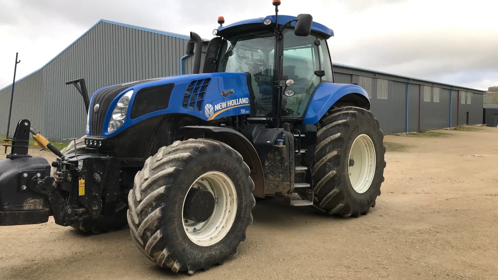 Tracteur NEW HOLLAND T8-390 - photo principale