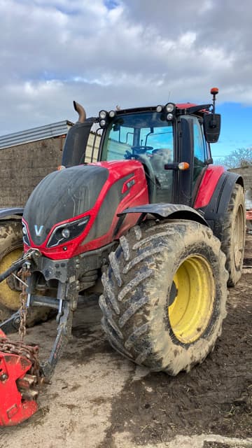 Tracteur VALTRA T174 - photo 2