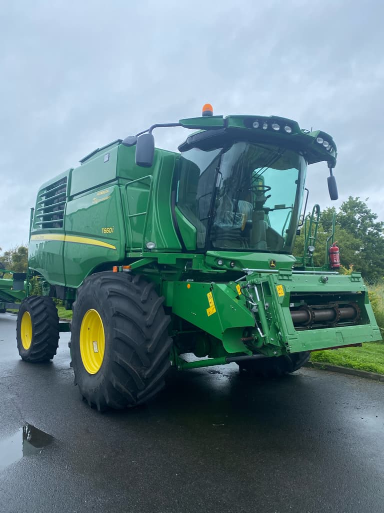 Moissonneuse JOHN DEERE T660 HM - photo principale