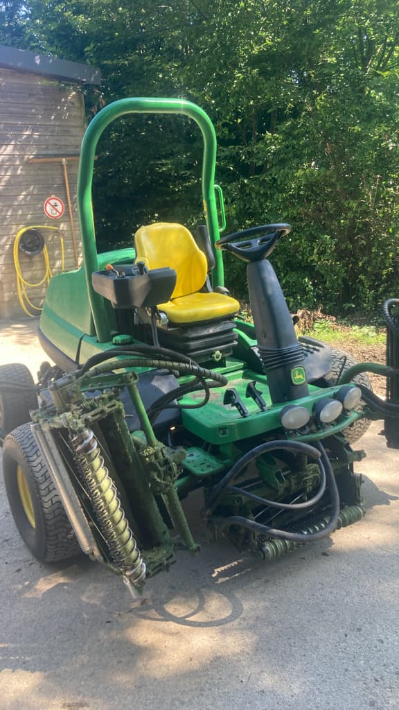 Tondeuse autoportee JOHN DEERE 8700A - photo principale