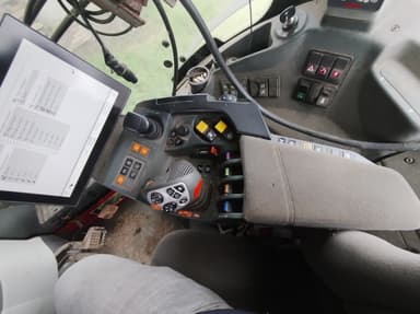 Tracteur chargeur CLAAS Arion 510 - photo 3