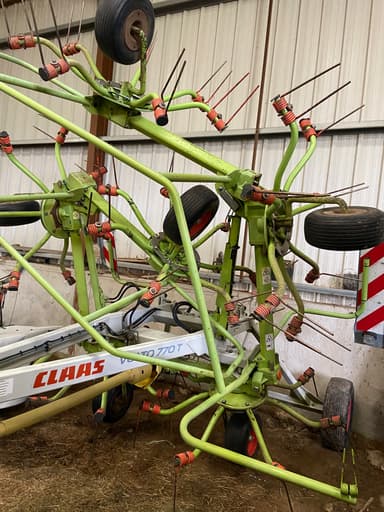 Faneuse CLAAS VOLTO 770T - photo 2
