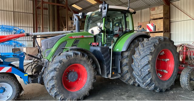 Tracteur FENDT 724 power plus - photo principale