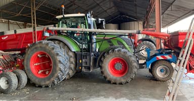Tracteur FENDT 724 power plus - photo 3