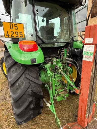 Tracteur chargeur JOHN DEERE 5075E - photo 3