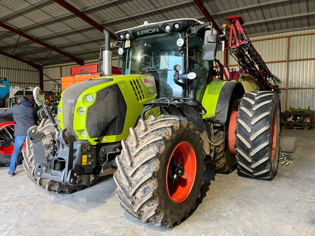Tracteur CLAAS ARION 550 - photo principale