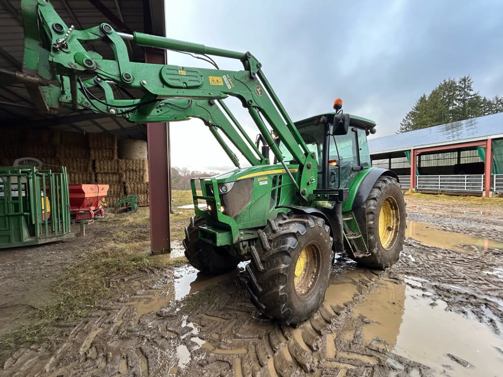 Tracteur chargeur JOHN DEERE 6110 RC - photo principale