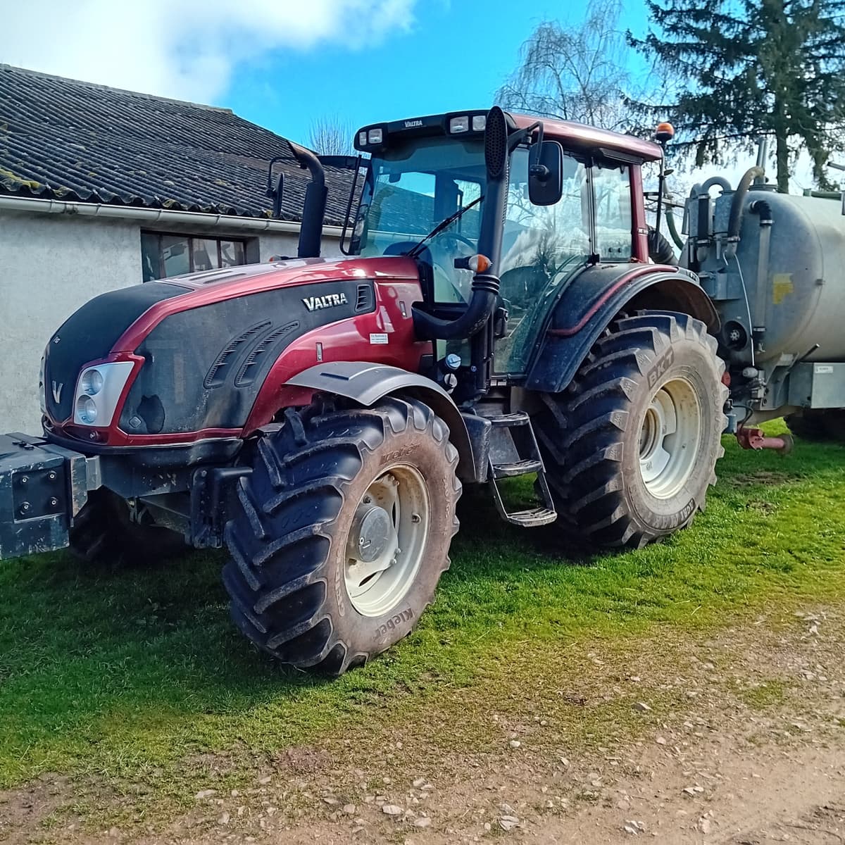 Tracteur VALTRA T 133 HITECH - photo principale