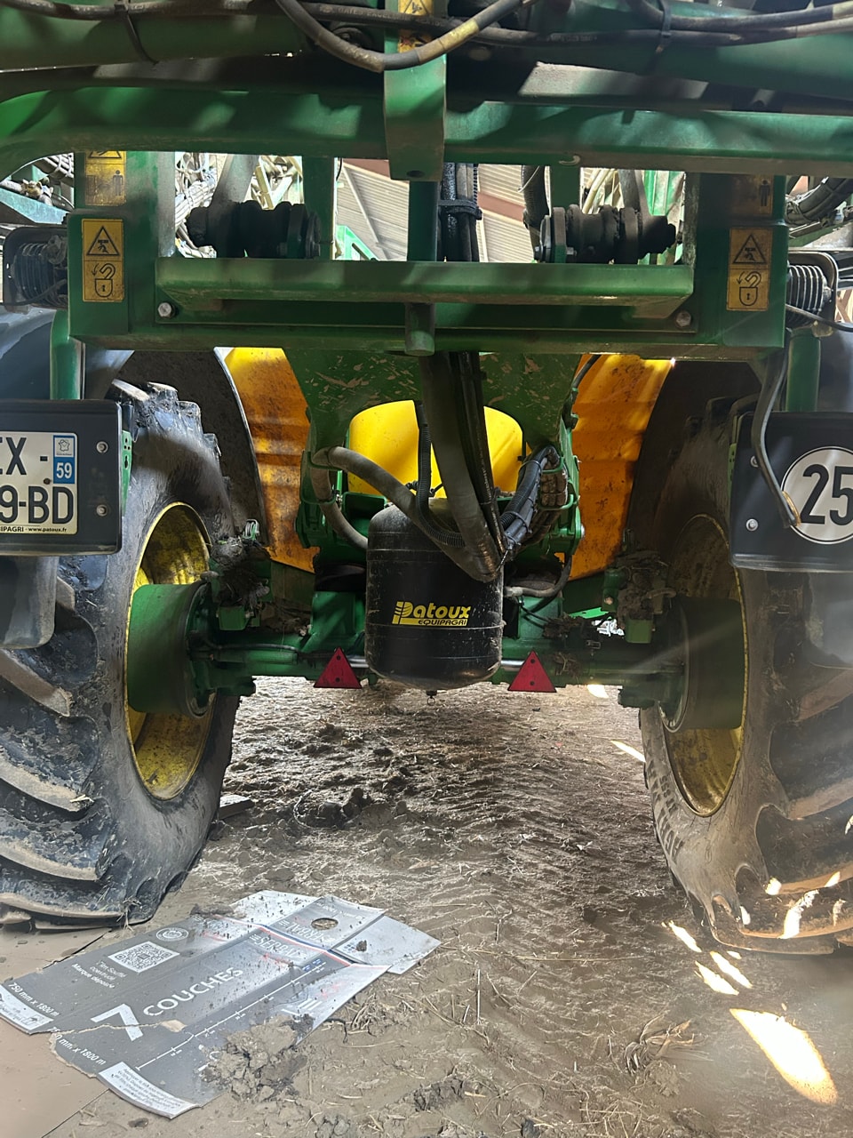 Pulverisateur JOHN DEERE M944i - photo slide 9