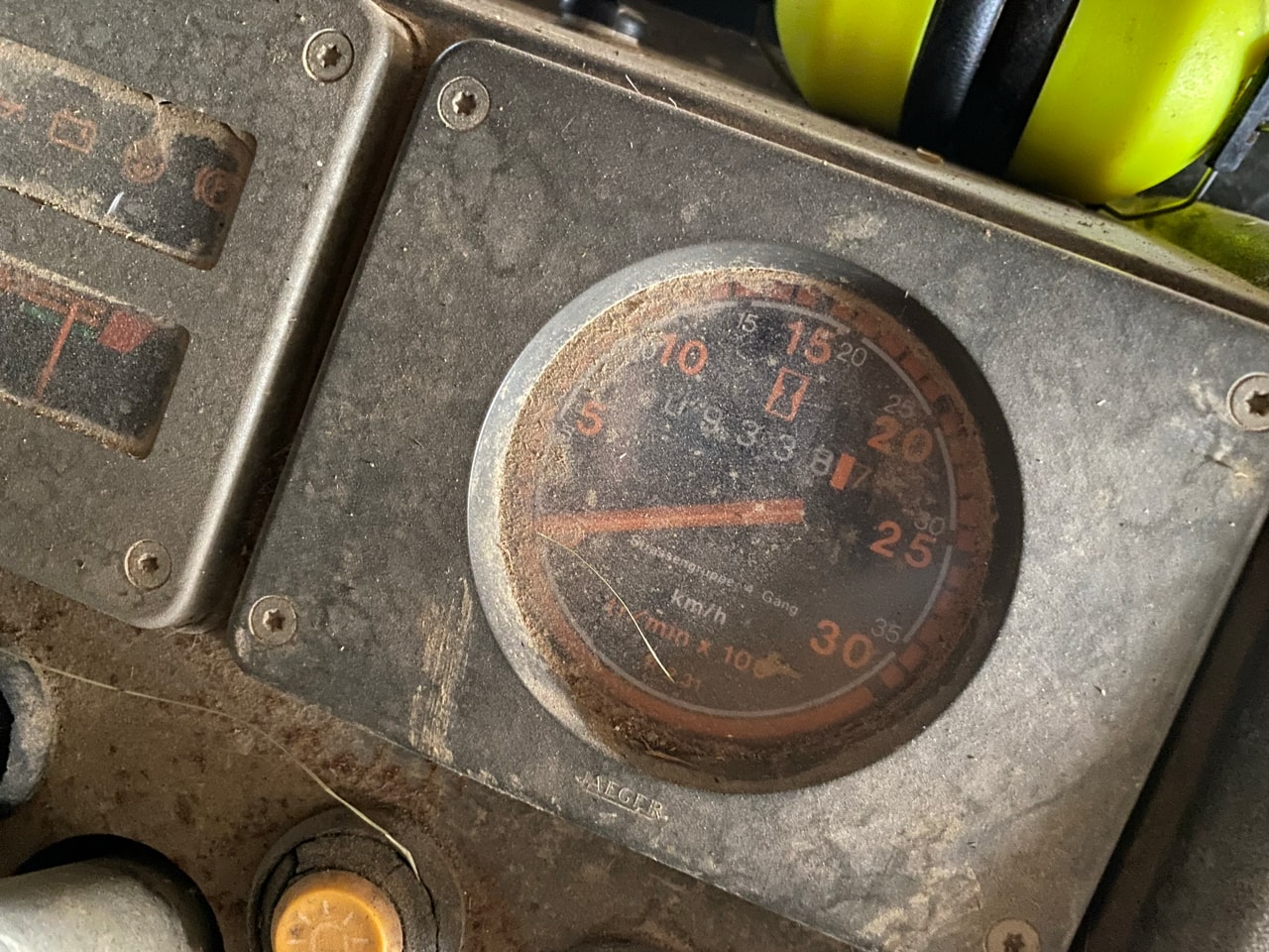 Tracteur RENAULT 75-34 - photo slide 6