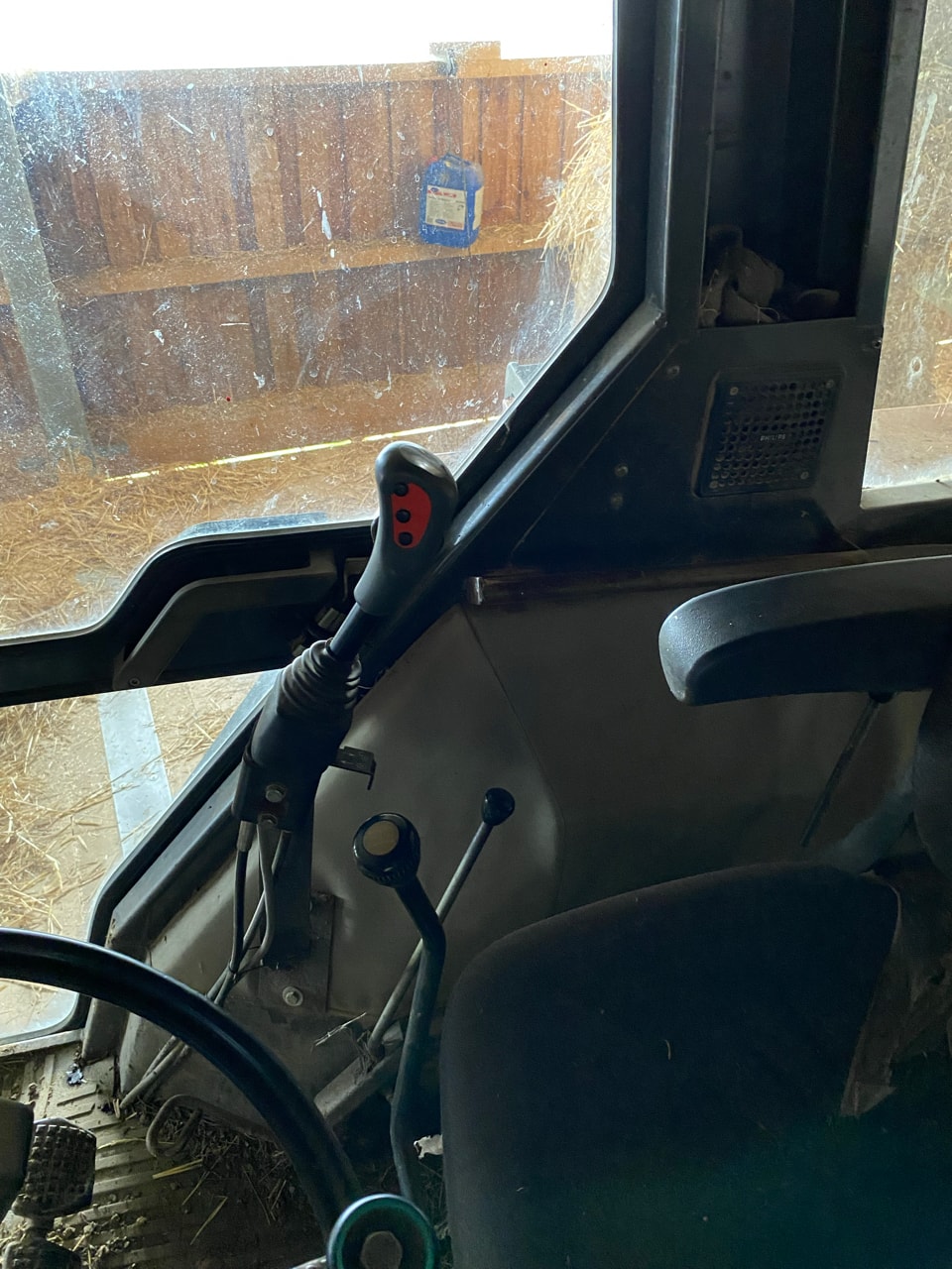 Tracteur RENAULT 75-34 - photo slide 7