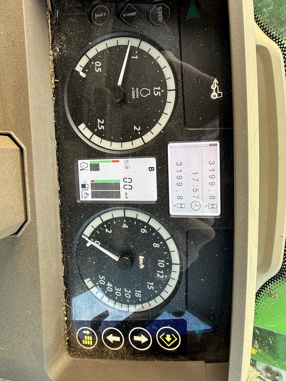 Tracteur chargeur JOHN DEERE 6120M - photo slide 8