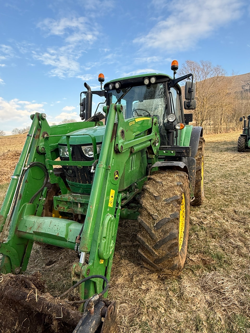 Tracteur chargeur JOHN DEERE 6120M - photo slide 2