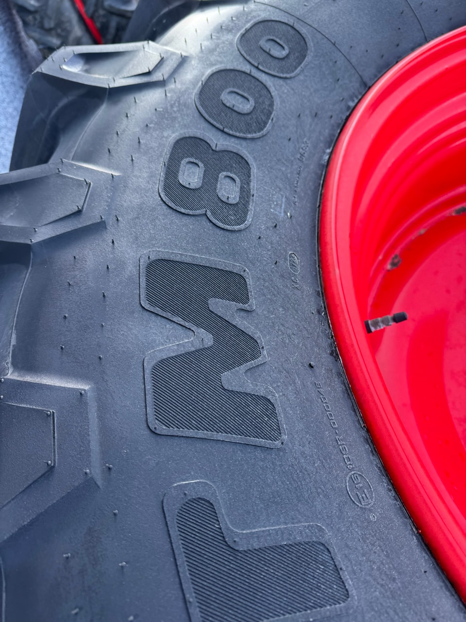 Pneumatique TRELLEBORG 650/65R38 - photo slide 4