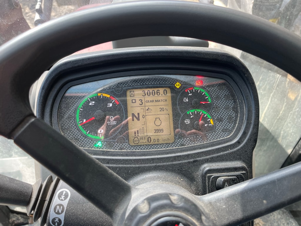 Tracteur CASE IH LUXXUM 100 - photo slide 9