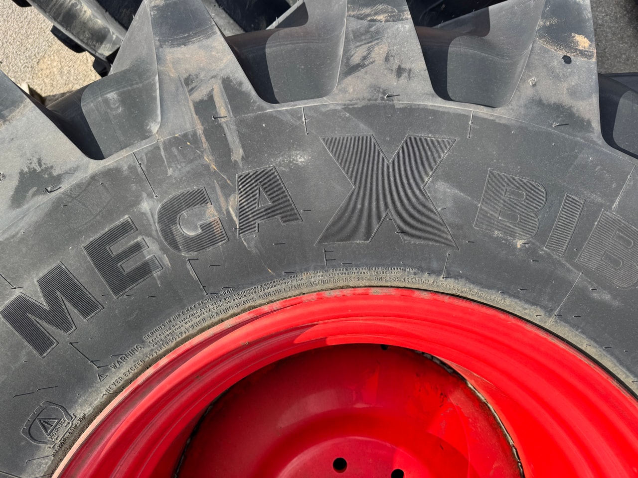 Pneumatique MICHELIN 800/65R32 - photo slide 4