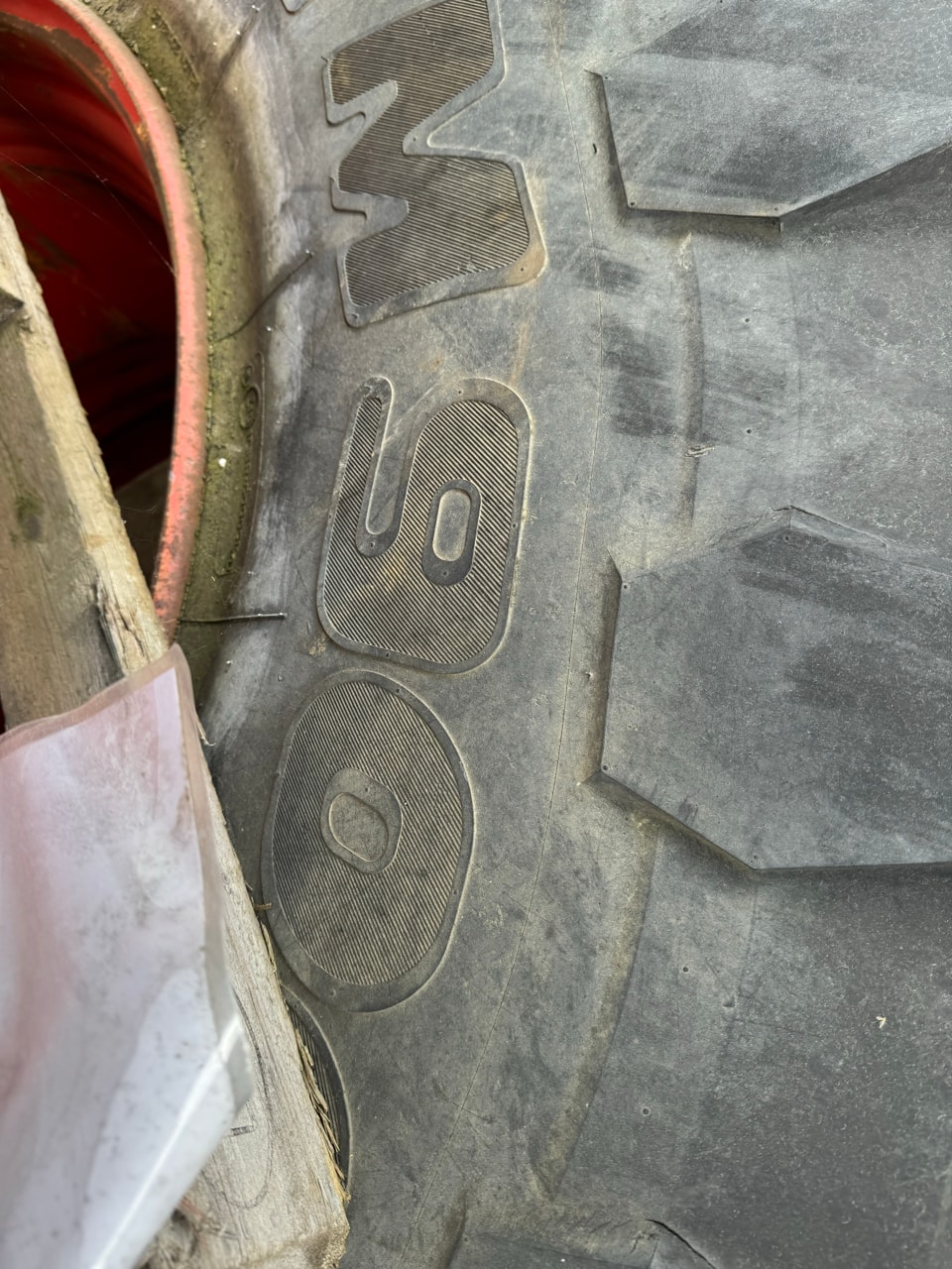 Pneumatique TRELLEBORG 710/75R42 - photo slide 3