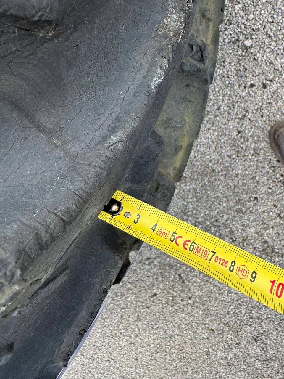 Pneumatique KLEBER 270/95R48 - photo slide 6