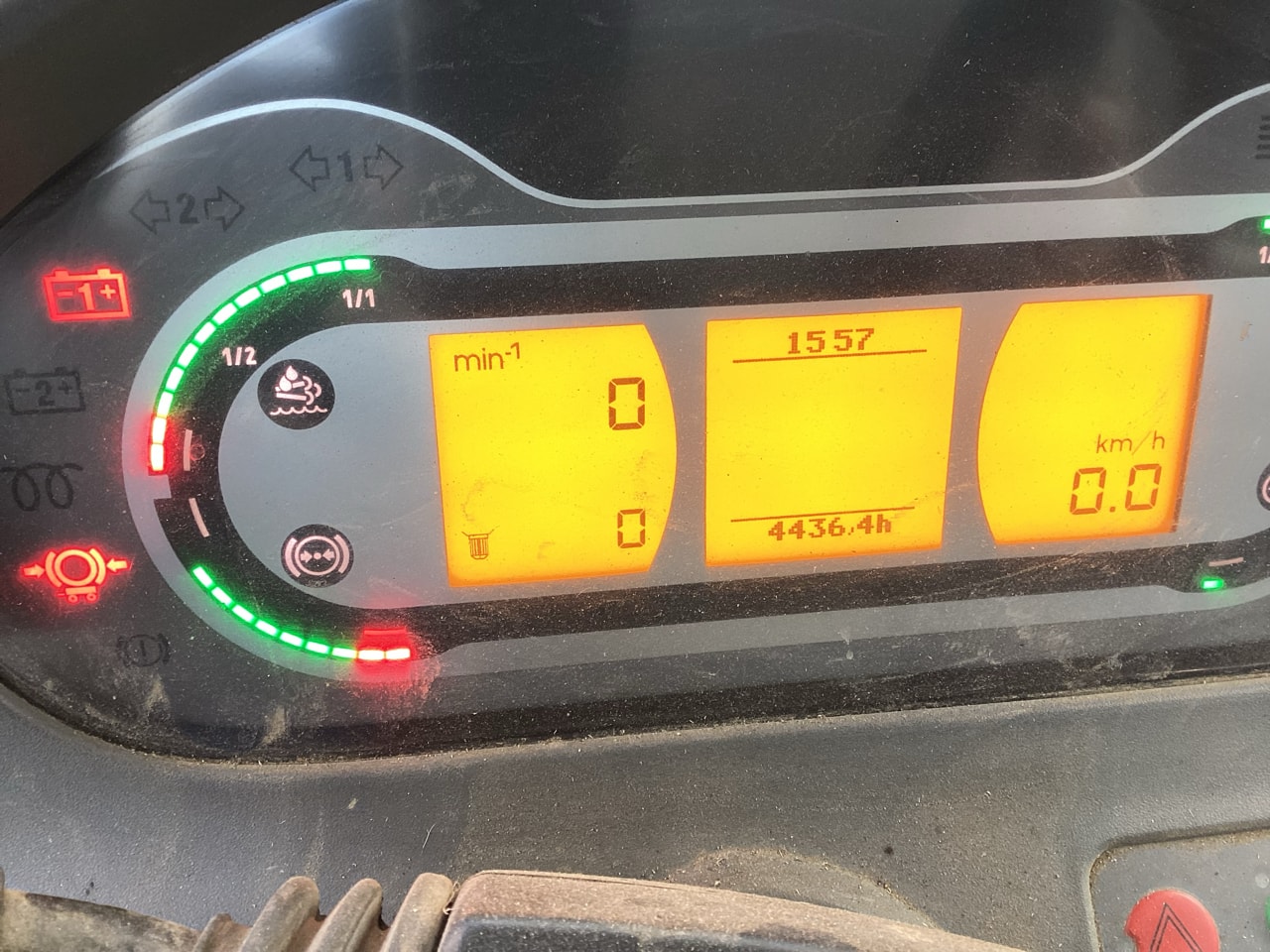Tracteur chargeur FENDT 513 VARIO POWER - photo slide 7