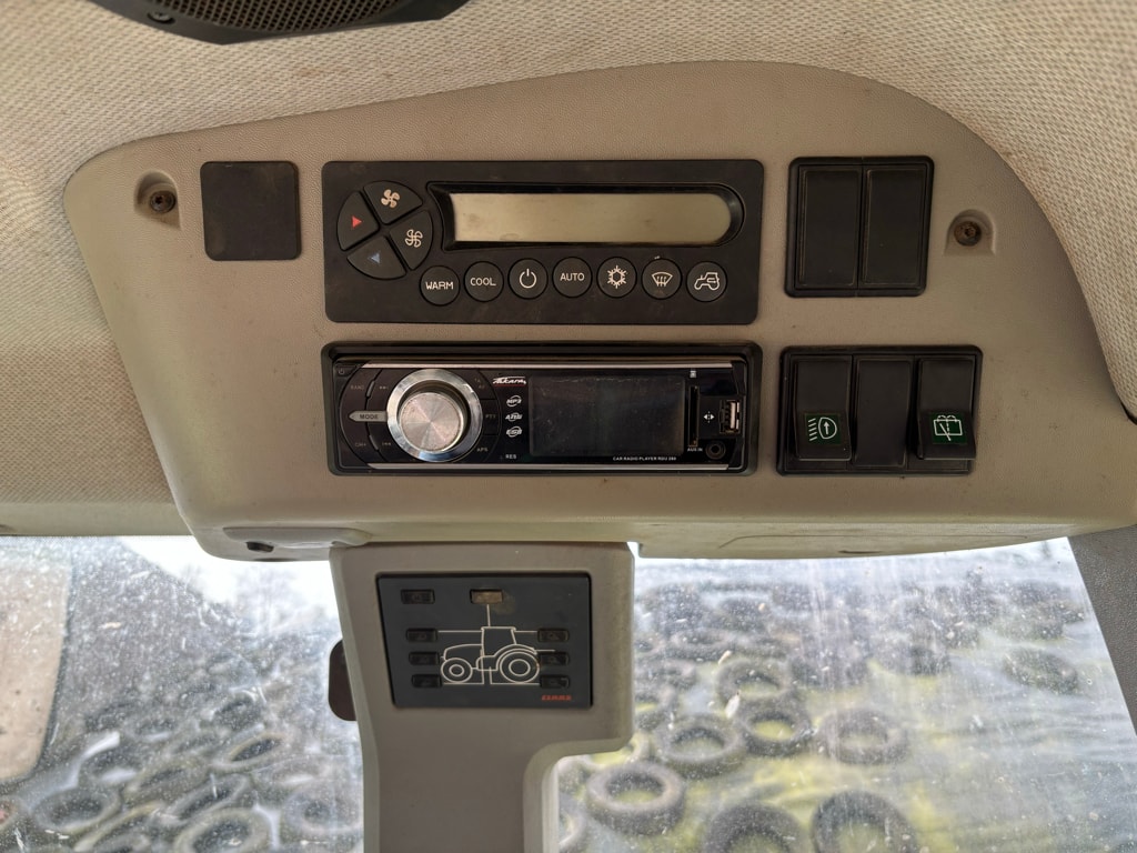 Tracteur CLAAS AXION 820 - photo slide 4