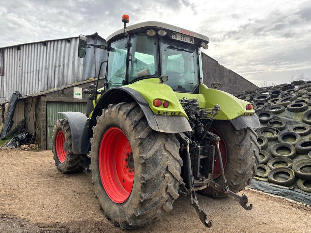 Tracteur CLAAS AXION 820 - photo slide 8