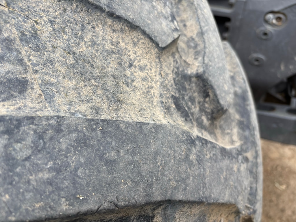 Tracteur CLAAS AXION 820 - photo slide 9
