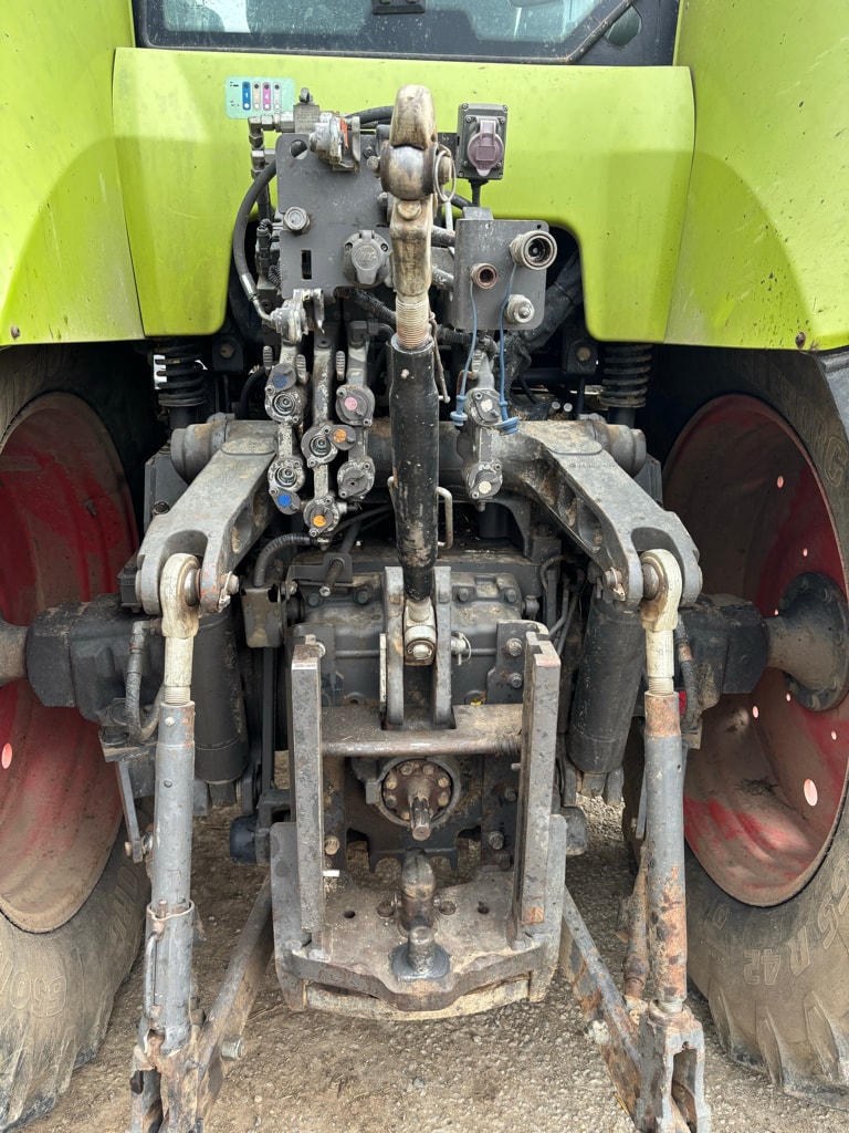 Tracteur CLAAS AXION 820 - photo slide 11