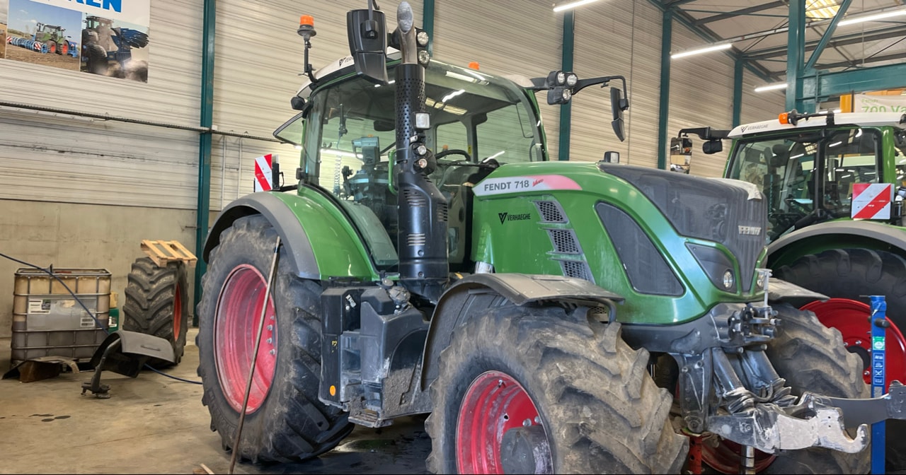 Tracteur FENDT 718 VARIO POWER + - photo slide 3