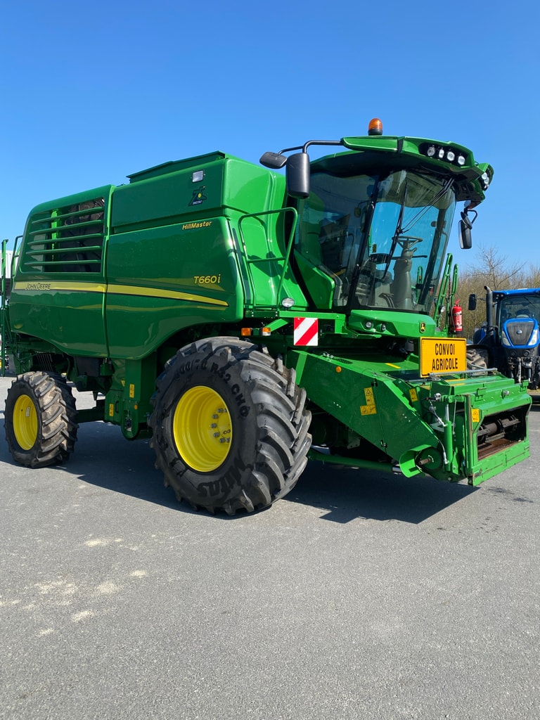 Moissonneuse JOHN DEERE T660 HM - photo slide 2