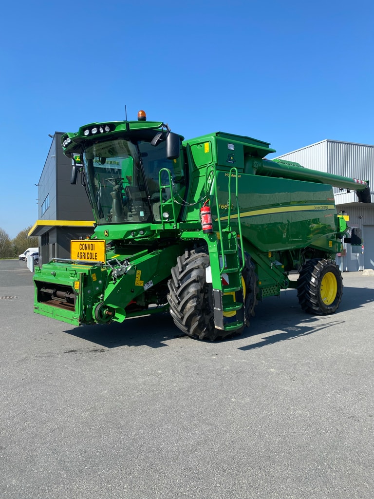 Moissonneuse JOHN DEERE T660 HM - photo slide 1