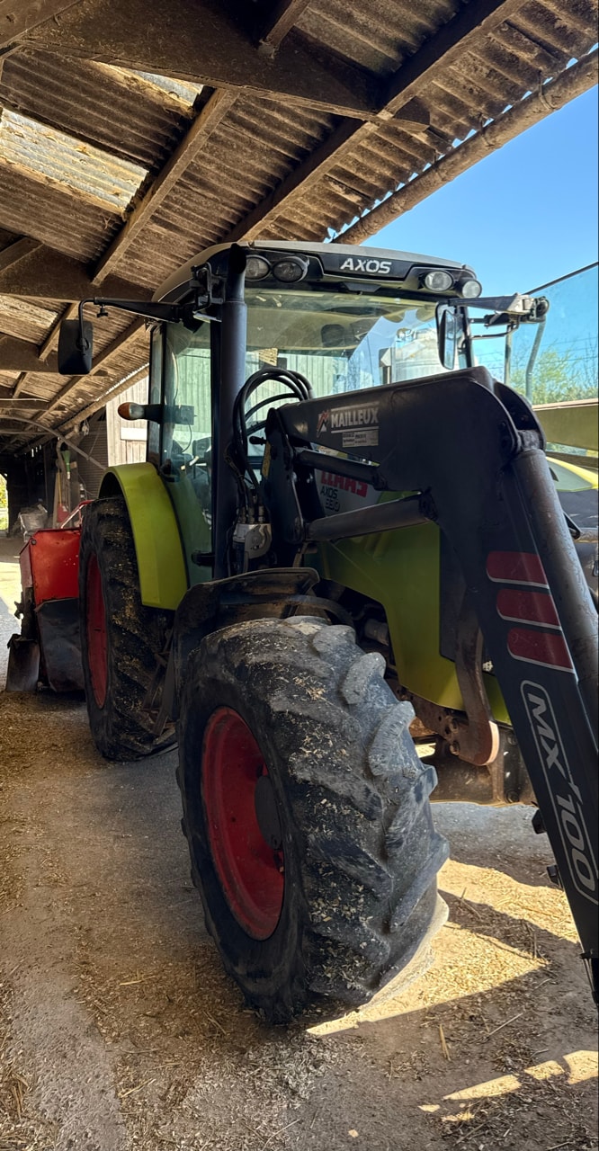 Tracteur CLAAS AXOS 330 - photo slide 8