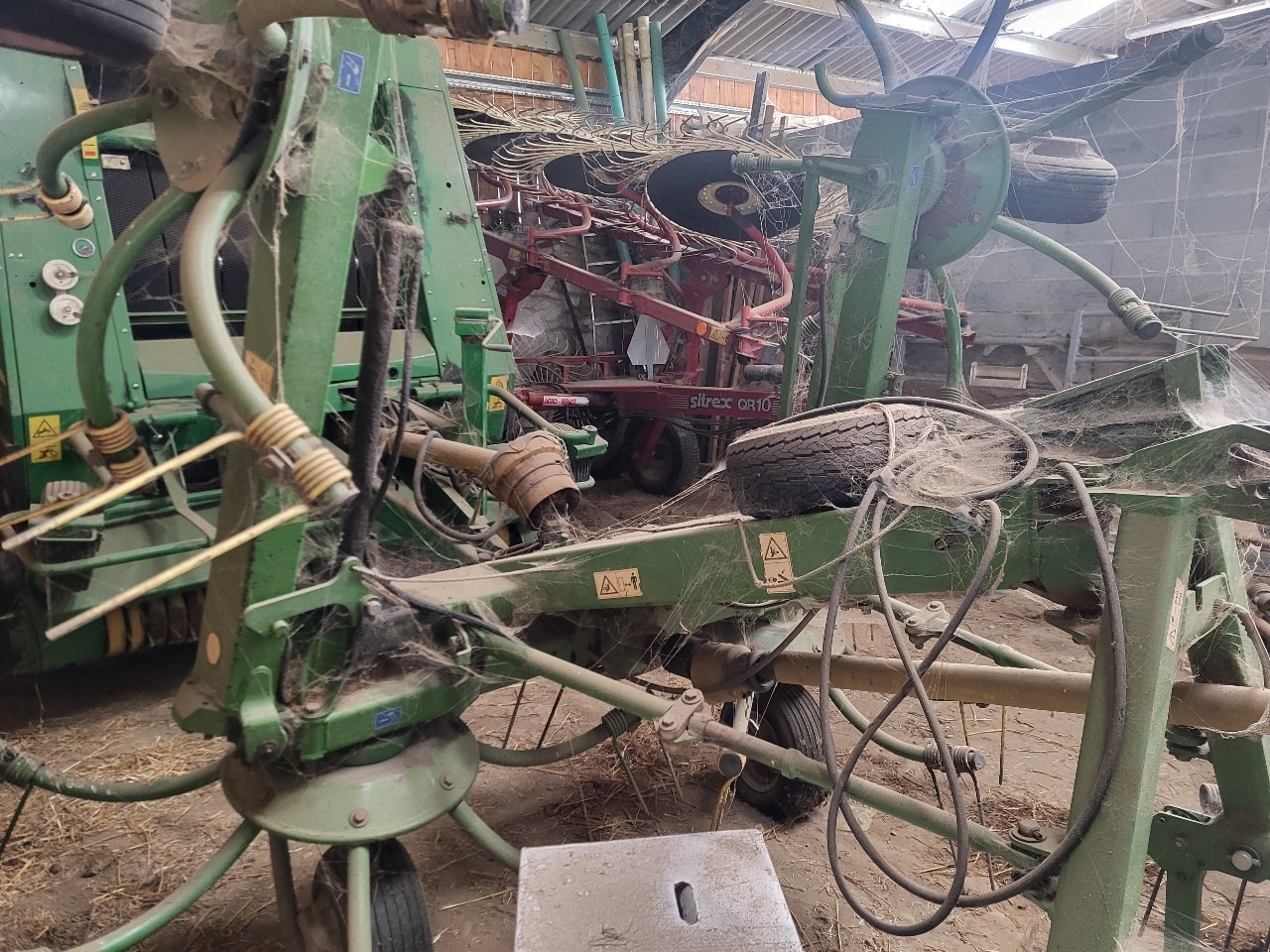 Faneuse KRONE Kw 5.52 - photo slide 1
