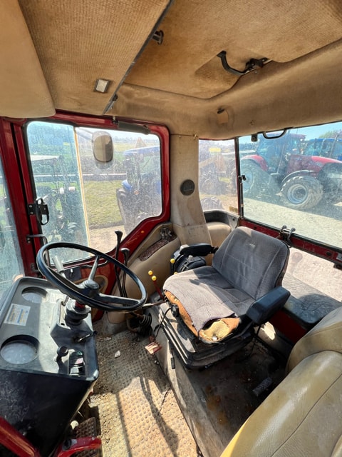 Tracteur CASE IH 845 XL - photo slide 13