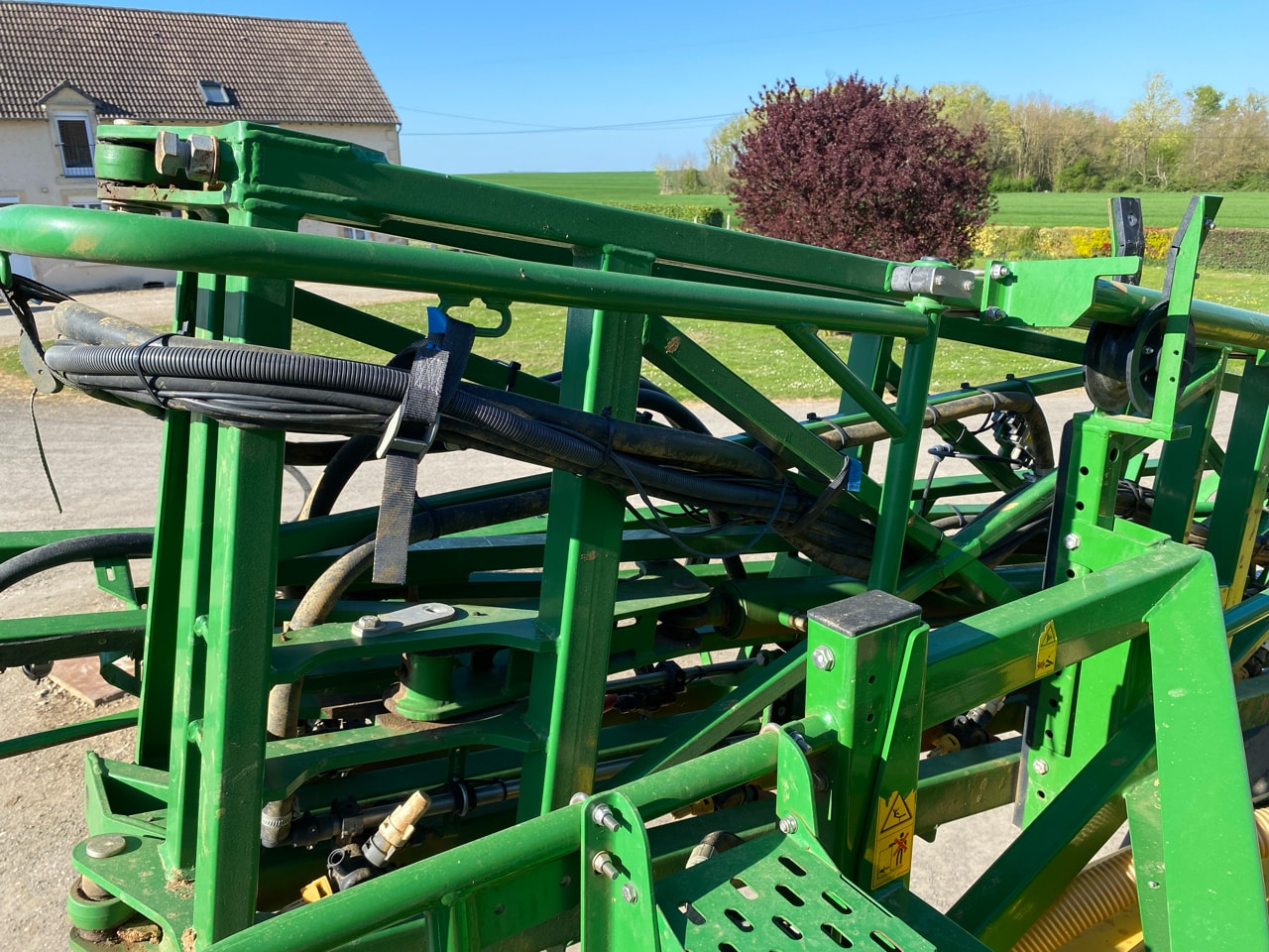 Pulverisateur JOHN DEERE R952i - photo slide 10