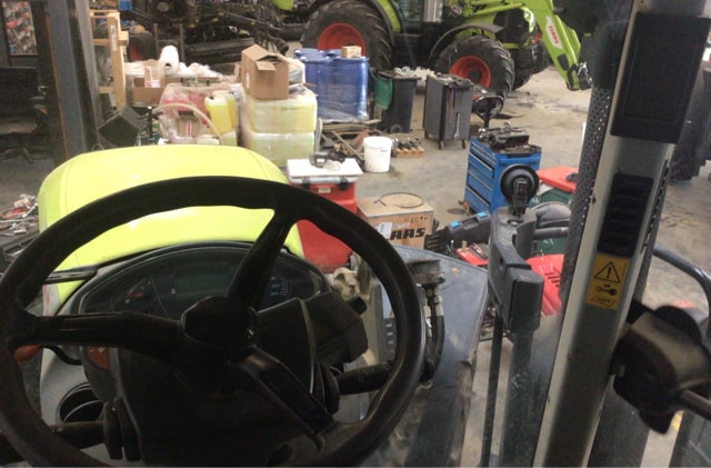 Tracteur CLAAS ARION 610 - photo slide 9